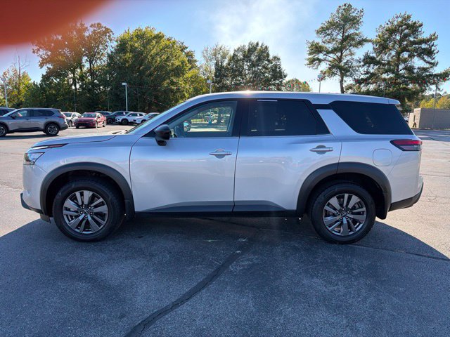 Used 2025 Nissan Pathfinder S FWD image 7