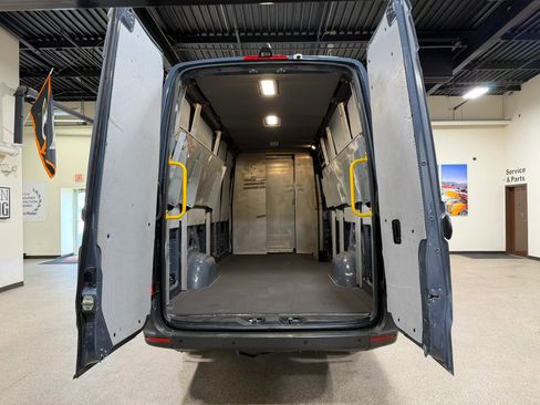 Used 2019 Mercedes-Benz Sprinter 170 image 22