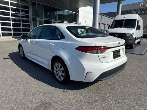 Used 2023 Toyota Corolla LE image 5