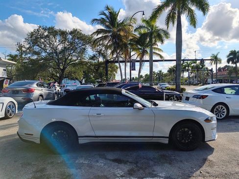 Used 2022 Ford Mustang Premium RWD image 13