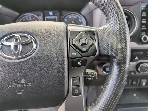Used 2021 Toyota Tacoma TRD Off-Road w/ TRD Premium Off Road Package AWD/4WD image 16