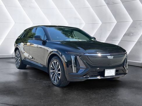 New 2025 Cadillac Lyriq Sport image 8