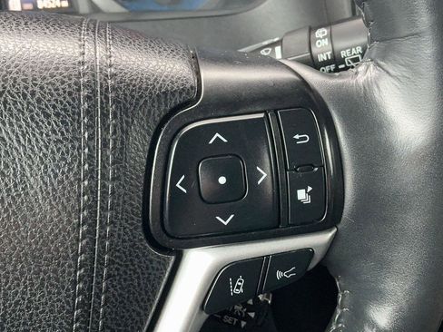 Used 2020 Toyota Sienna Limited Premium image 18