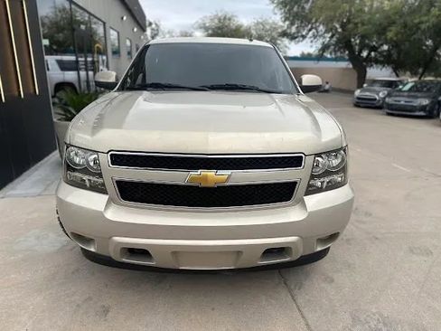 Used 2012 Chevrolet Tahoe LS image 2