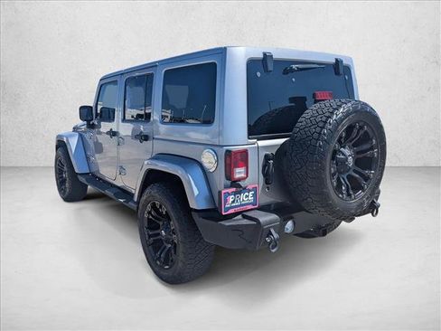 Used 2015 Jeep Wrangler Unlimited Sahara w/ Connectivity Group AWD/4WD image 7