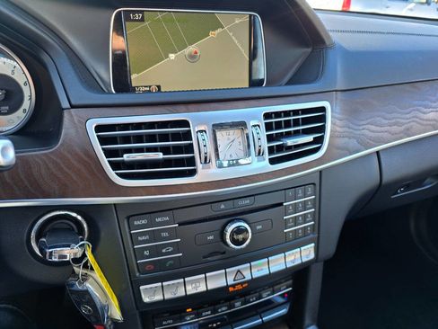 Used 2016 Mercedes-Benz E 400 E 400 4MATIC AWD 4dr Sedan image 17