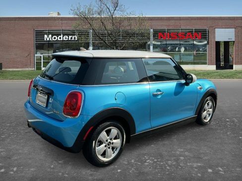 Used 2017 MINI Cooper 2-Door Hardtop FWD image 4