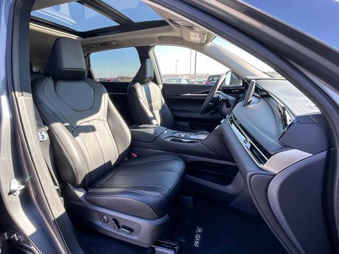 Certified 2025 INFINITI QX60 Pure image 15