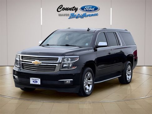 Used 2016 Chevrolet Suburban LTZ image 2
