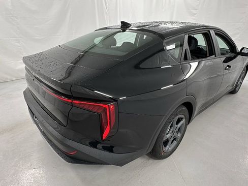 New 2025 Kia K4 LXS image 3