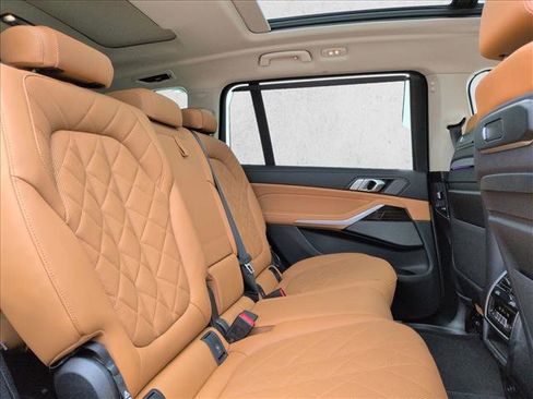 Used 2023 BMW X7 xDrive40i w/ Premium Package image 23