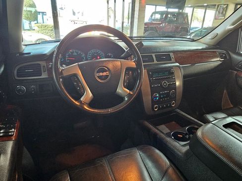 Used 2012 GMC Yukon SLT w/ SLT-2 Equipment Package image 25