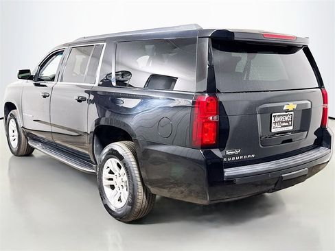 Used 2017 Chevrolet Suburban LT image 6
