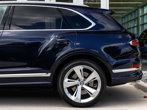 Certified 2024 Bentley Bentayga image 13