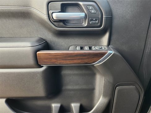 Used 2021 GMC Sierra 1500 SLT image 19