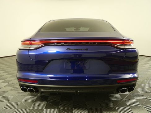 Used 2021 Porsche Panamera RWD image 4