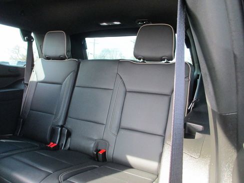 Used 2022 GMC Yukon SLT w/ SLT Premium Package image 23