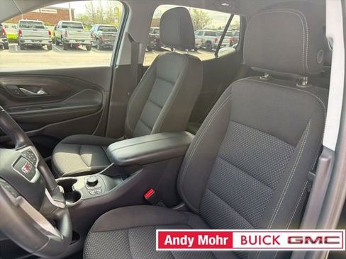 Used 2024 GMC Terrain SLE w/ Driver Convenience Package FWD image 19