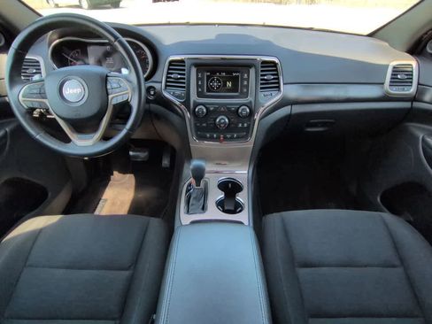 Used 2017 Jeep Grand Cherokee Laredo w/ Quick Order Package 23E AWD/4WD image 15