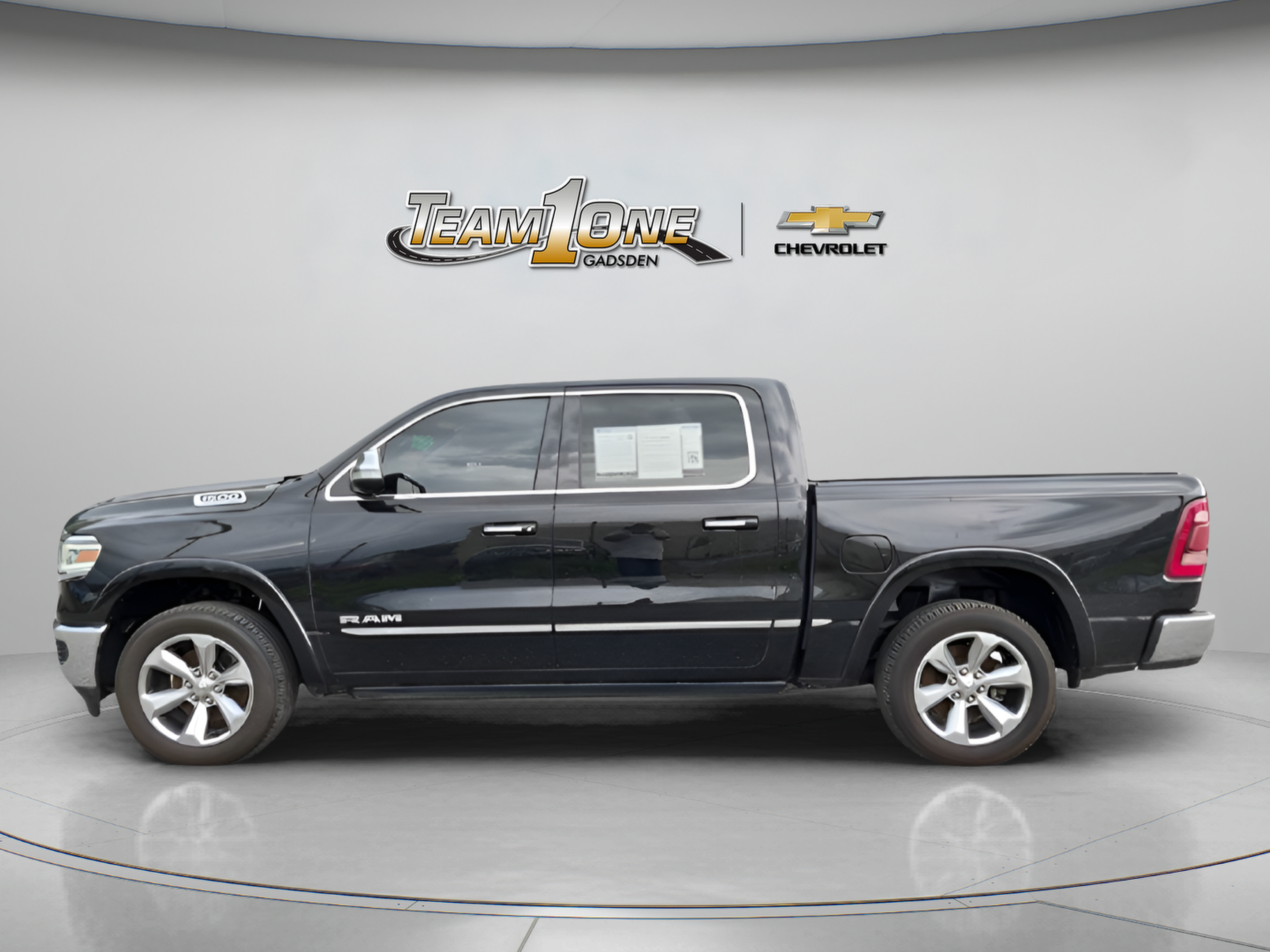 Used 2022 RAM 1500 Limited AWD/4WD image 2