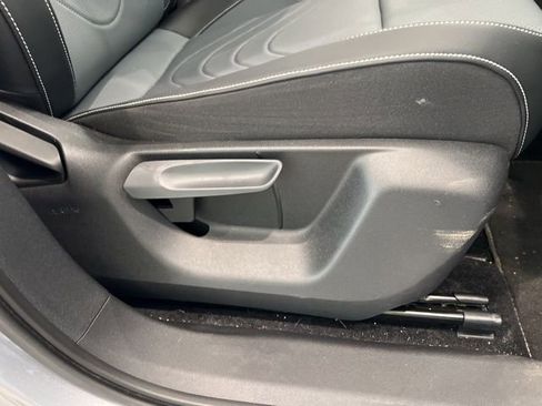 Certified 2025 Volkswagen Tiguan SE AWD/4WD image 23