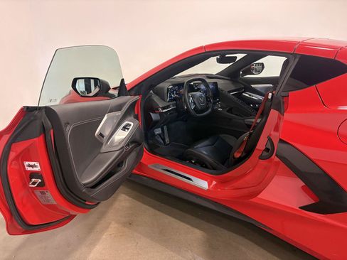 Used 2022 Chevrolet Corvette Stingray Preferred Cpe w/ Z51 Performance Package RWD image 15