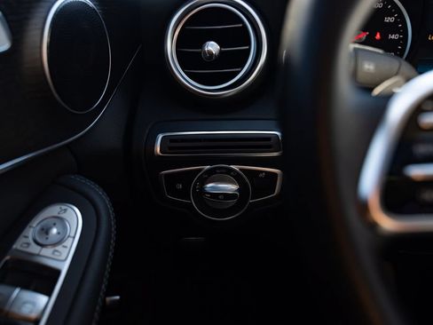 Used 2019 Mercedes-Benz C 300 Sedan image 13