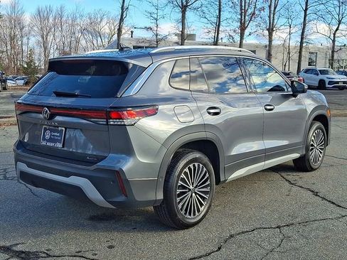 Certified 2025 Volkswagen Tiguan S w/ 18" Wheel Package image 11