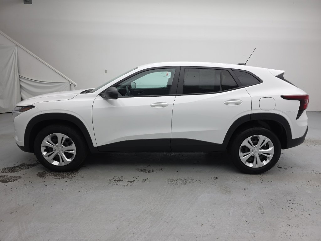 Used 2024 Chevrolet Trax LS FWD image 8