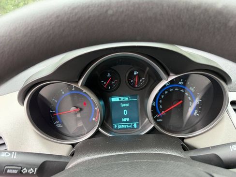 Used 2016 Chevrolet Cruze LS image 12