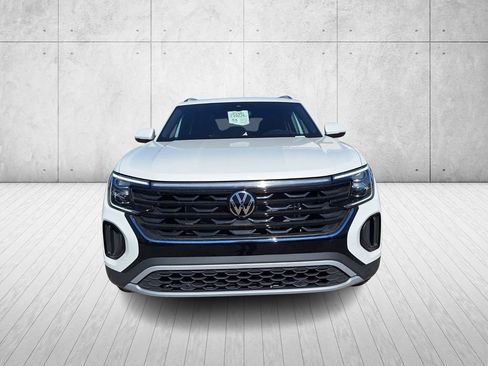 New 2026 Volkswagen Atlas Cross Sport SE image 2