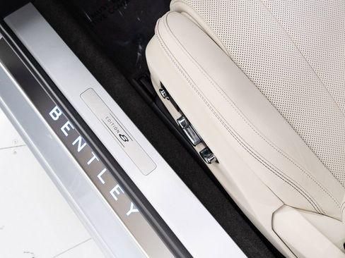 Used 2024 Bentley Continental GT AWD/4WD image 12