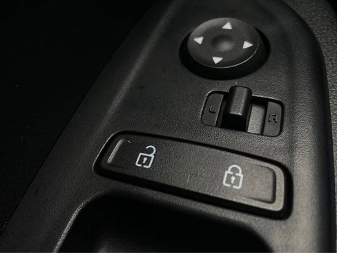 Used 2023 Hyundai Venue SE image 29