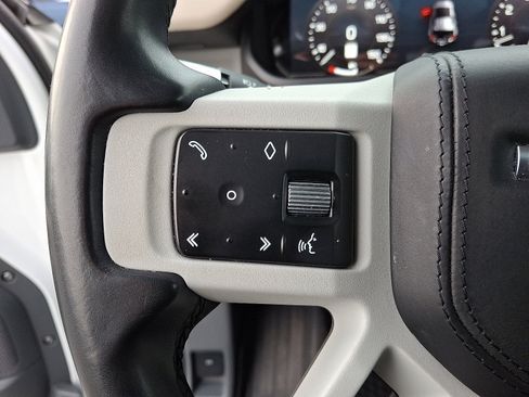 Used 2020 Land Rover Defender 110 HSE image 21