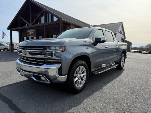 Used 2021 Chevrolet Silverado 1500 LTZ image 2
