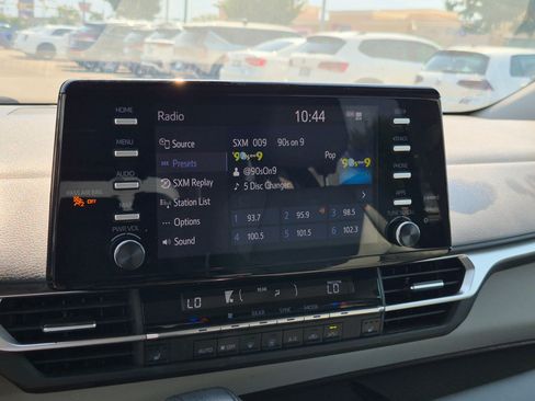 Used 2023 Toyota Sienna XLE FWD image 26