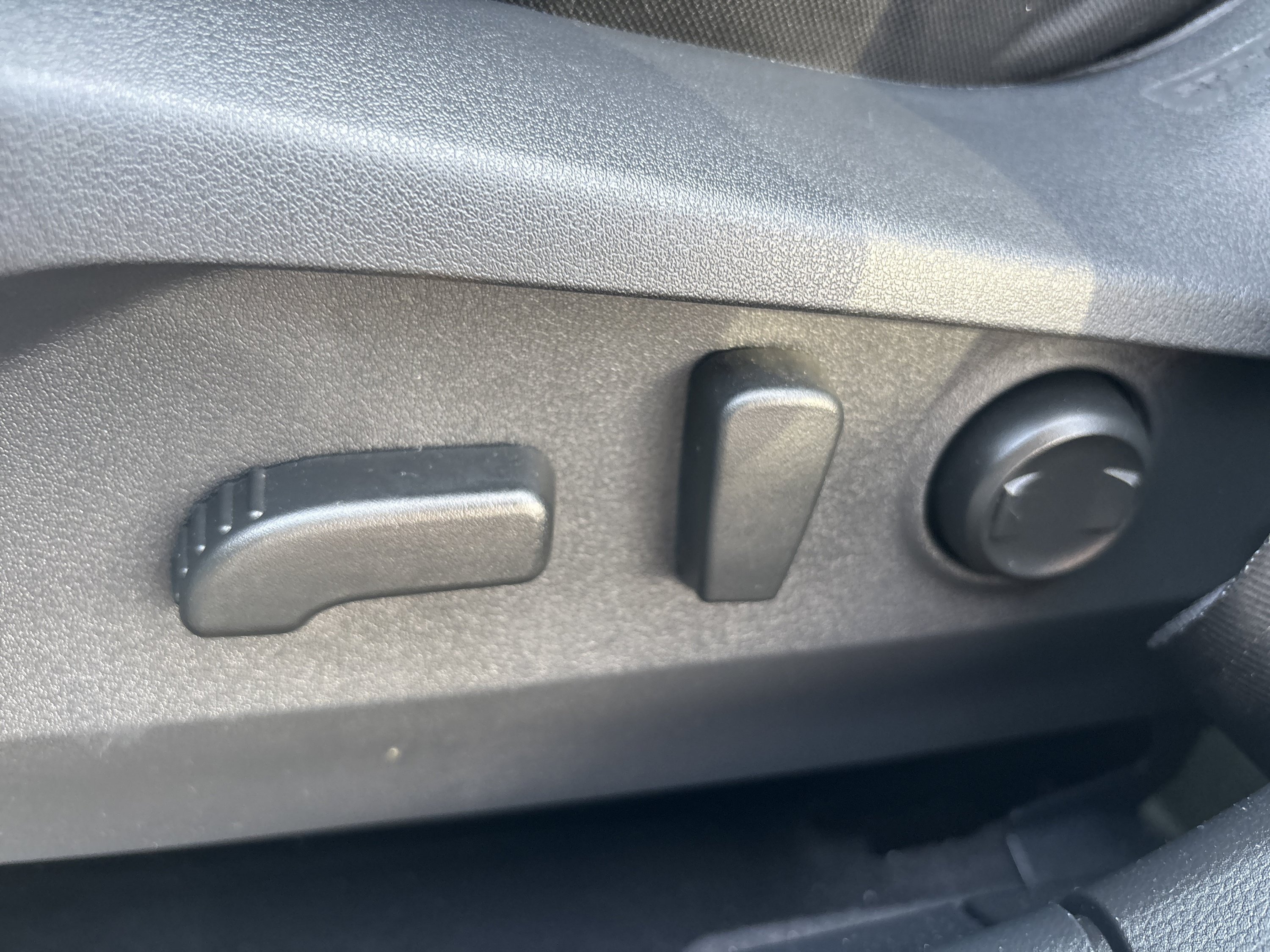 Used 2025 Subaru Outback Premium AWD/4WD image 14
