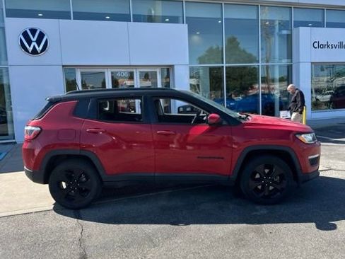 Used 2019 Jeep Compass Latitude AWD/4WD image 3