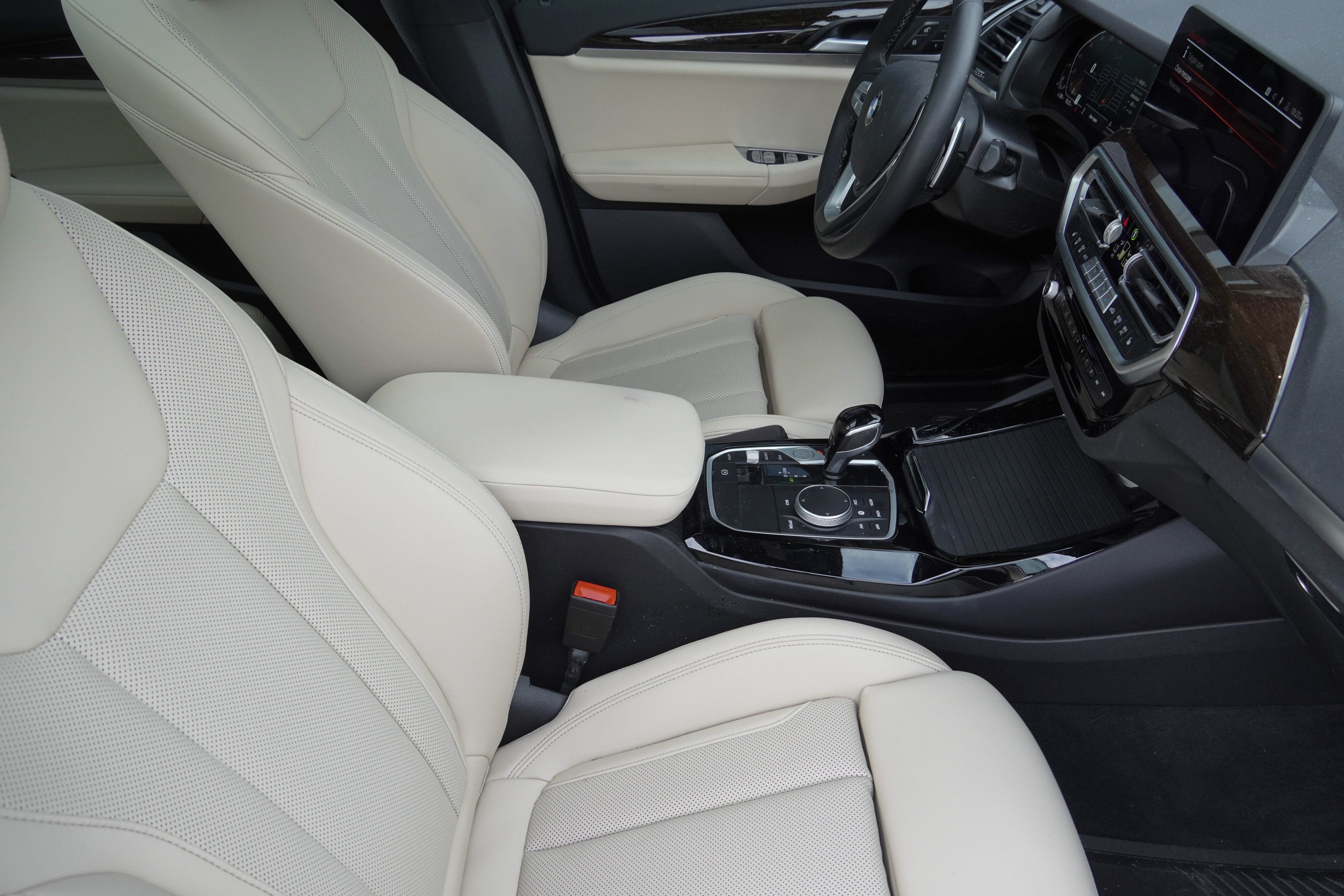 Certified 2024 BMW X3 sDrive30i w/ Premium Package RWD image 9