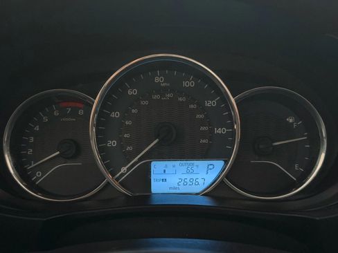 Used 2015 Toyota Corolla LE Premium image 24