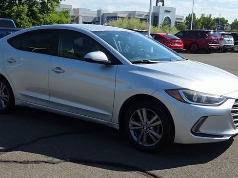 Used 2017 Hyundai Elantra SE w/ SE A/T Tech Package 03 FWD image 2