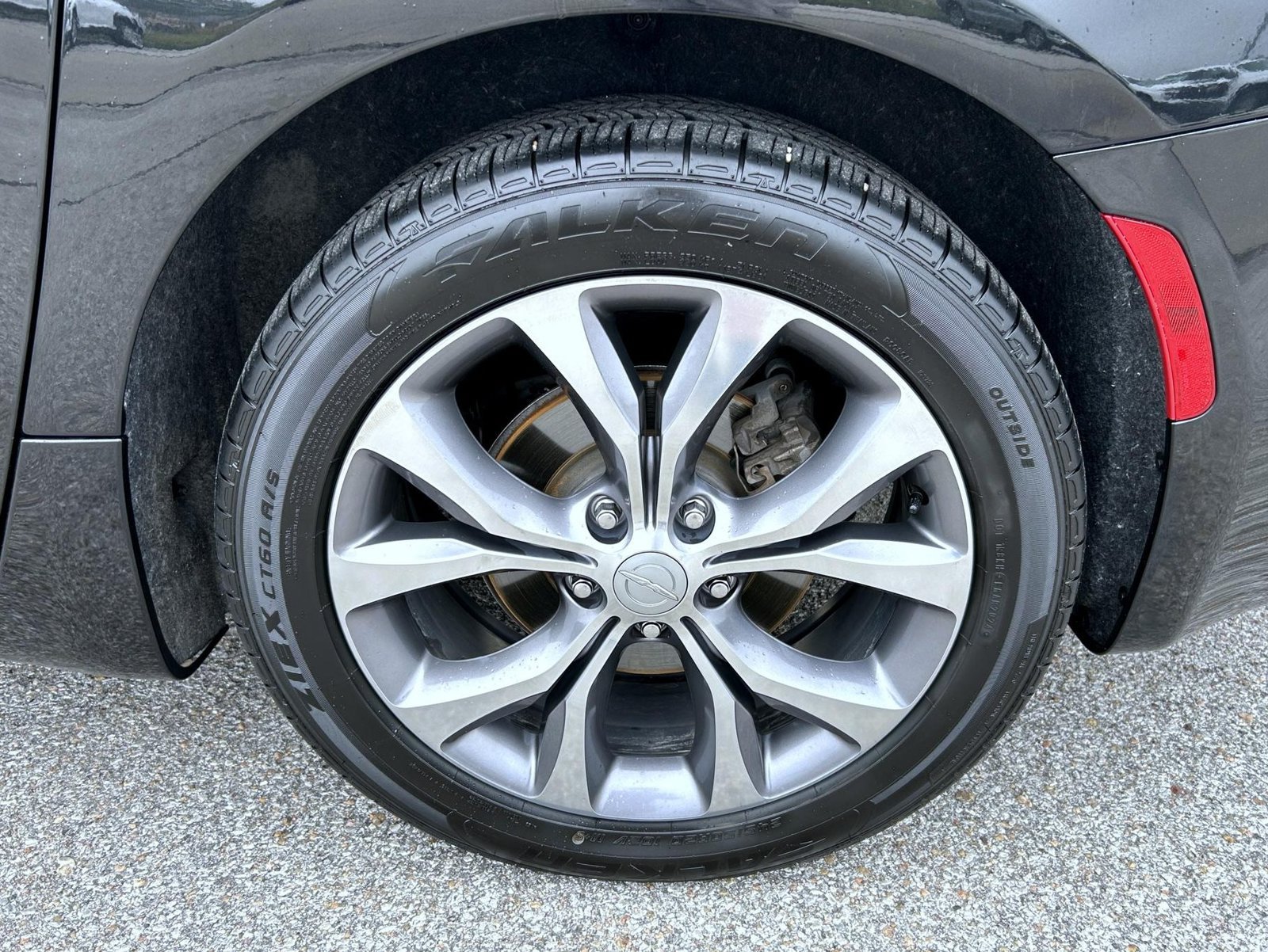 Used 2020 Chrysler Pacifica Limited FWD image 27