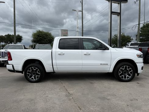 Used 2025 RAM 1500 Laramie w/ Sport Appearance Package AWD/4WD image 3