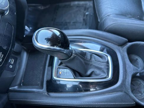 Used 2018 Nissan Rogue SL image 33