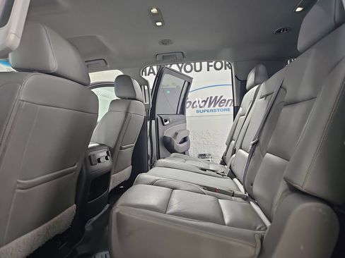 Used 2017 Chevrolet Suburban LT w/ Luxury Package AWD/4WD image 21