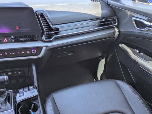 Certified 2025 Kia Sportage SX FWD image 18