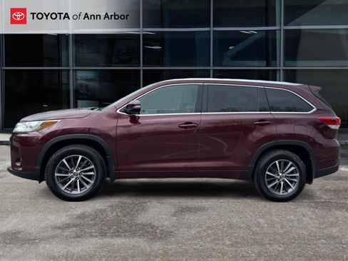 Used 2018 Toyota Highlander XLE AWD/4WD image 10