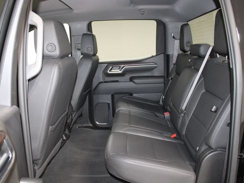 Used 2024 GMC Sierra 1500 SLT AWD/4WD image 27