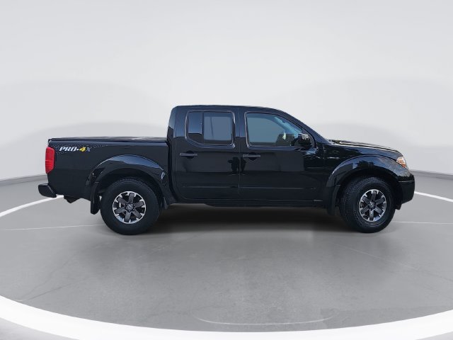 Used 2018 Nissan Frontier PRO-4X AWD/4WD image 2