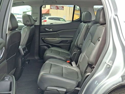 Certified 2023 GMC Acadia SLT w/ Preferred Package image 26